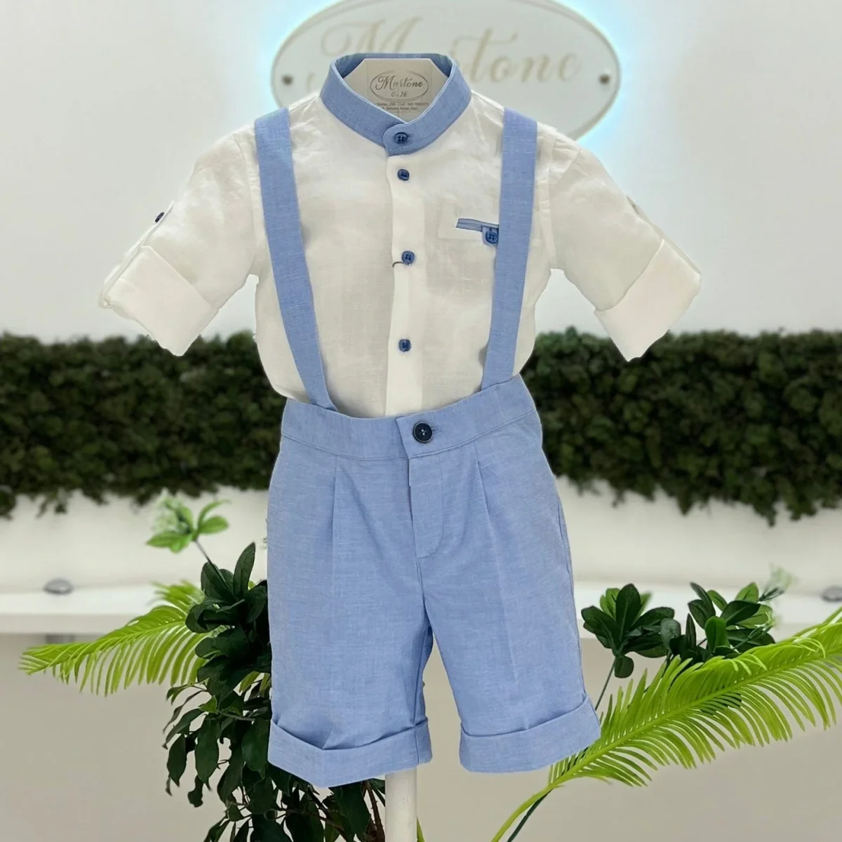 Completo in lino con bretelle - immagine 2