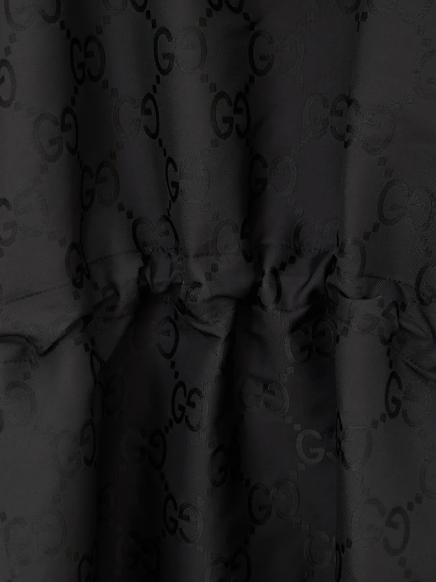 Mantella Nera con Logo Web e Stampa Monogramma GG Gucci - immagine 4