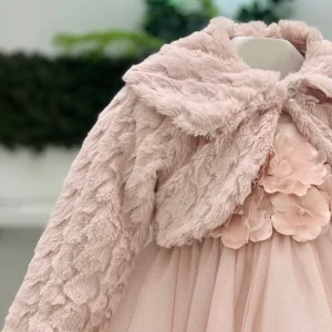 Coprispalle con bottone ecopelliccia