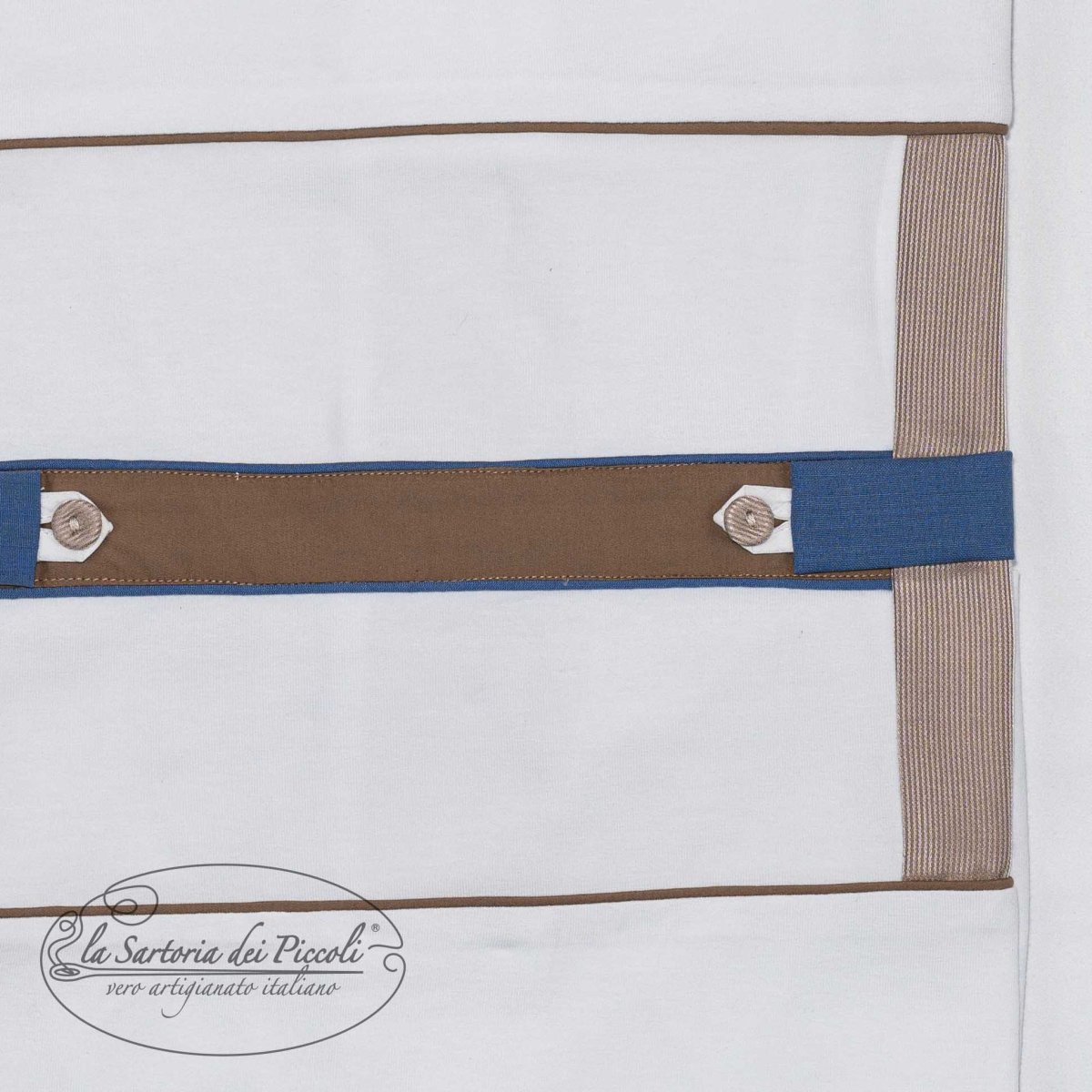 Coperta con bottoni a contrasto - La Sartoria Dei Piccoli - immagine 3