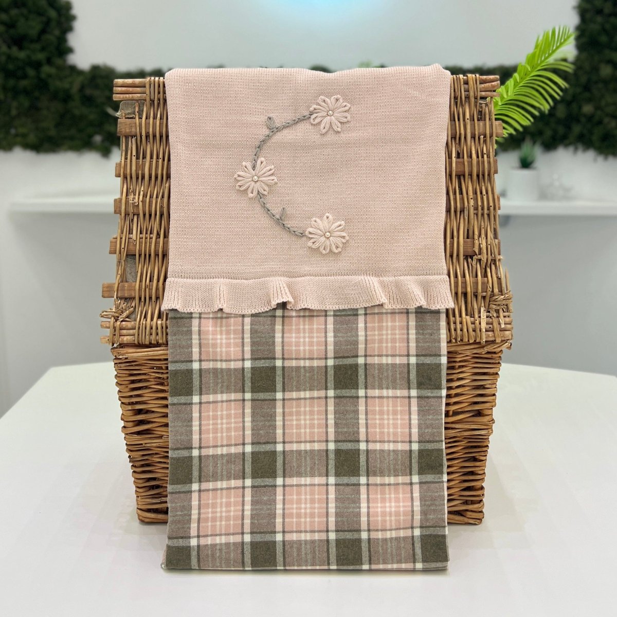 Coperta quadri e fiori lana - immagine 2