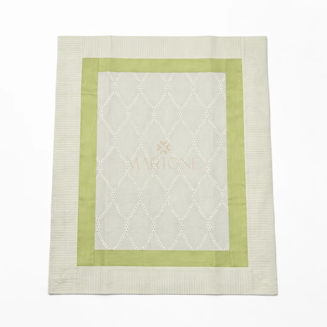 Coperta in lino e sangallo  - La Sartori Dei Piccoli - immagine 3