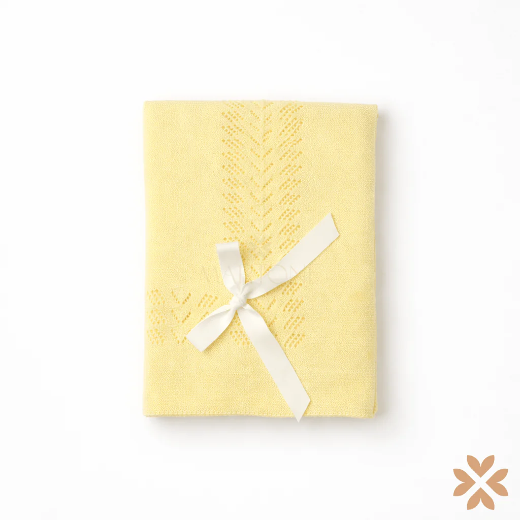 Copertina in filo  giallo con lavorazione traforata – Mac Ilusion - immagine 2