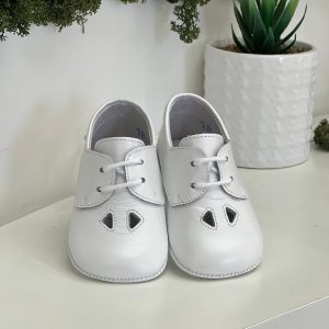 Scarpina stringata con occhiello