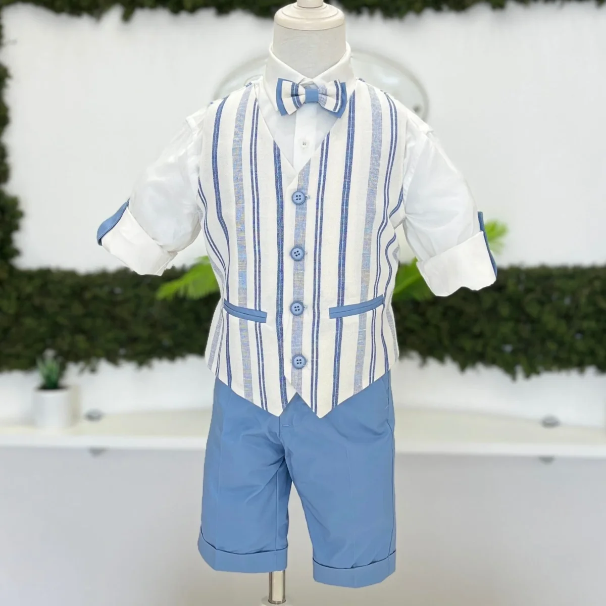 Completo elegante a righe