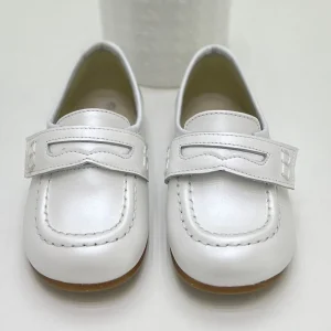 Mocassino con strappo