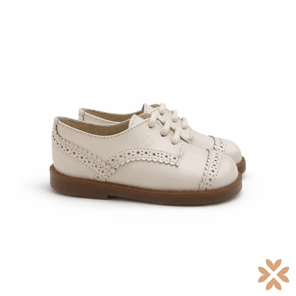 Scarpa elegante con trafori - immagine 2