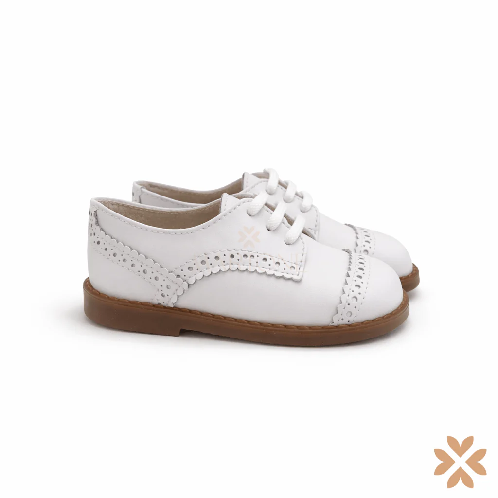 Scarpa elegante con trafori - immagine 2