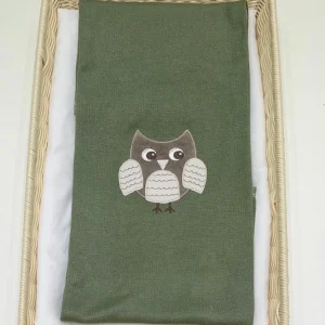 Plaid in caldo cotone verde con ricamo